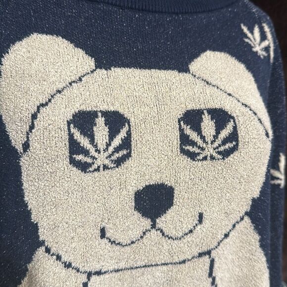 Urban Outfitters sweater S (4150) - Picture 2 of 5